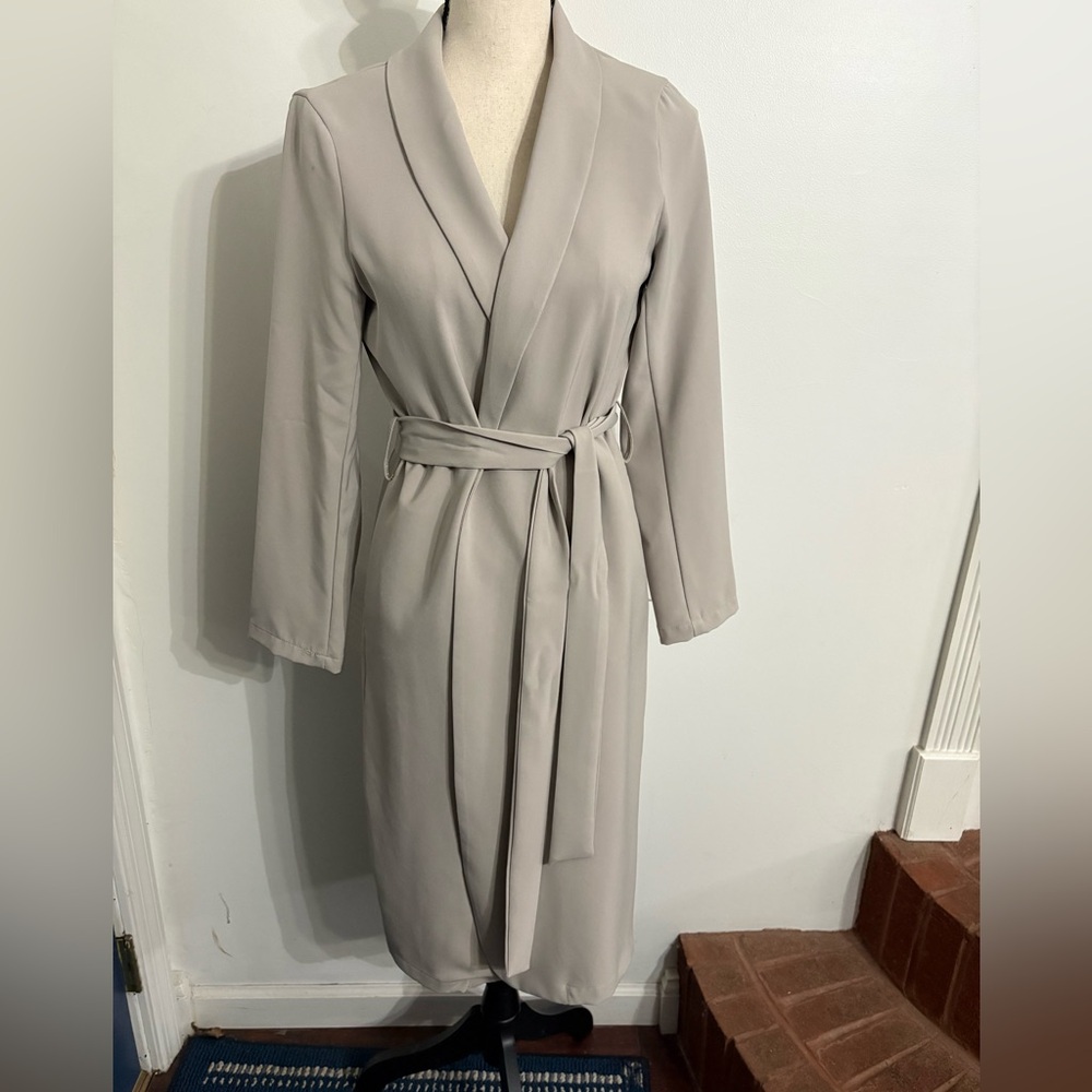 Tahari Soft Gray Classic lightweight long Trench Blazer Size 2